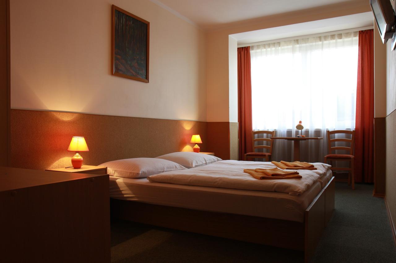 Pension Fox Prag Exterior foto
