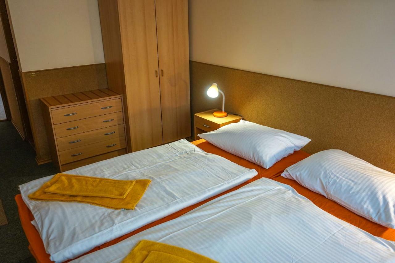 Pension Fox Prag Exterior foto