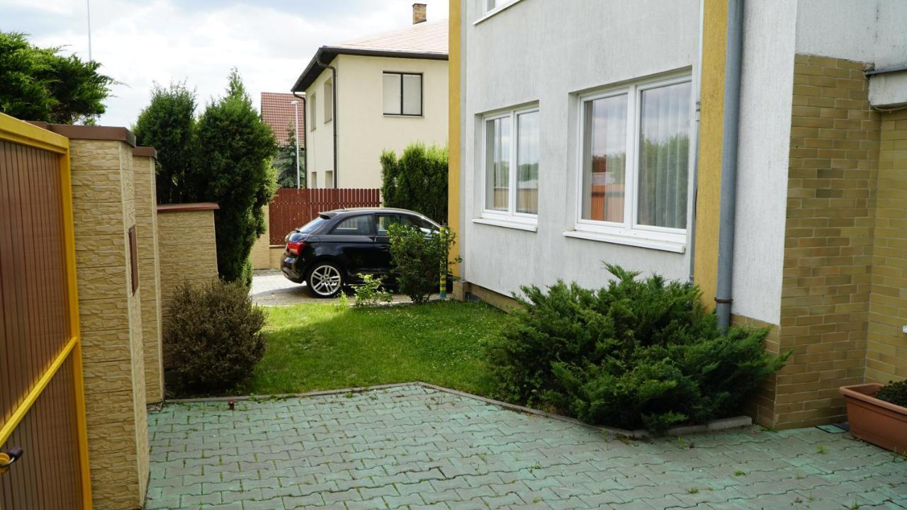 Pension Fox Prag Exterior foto